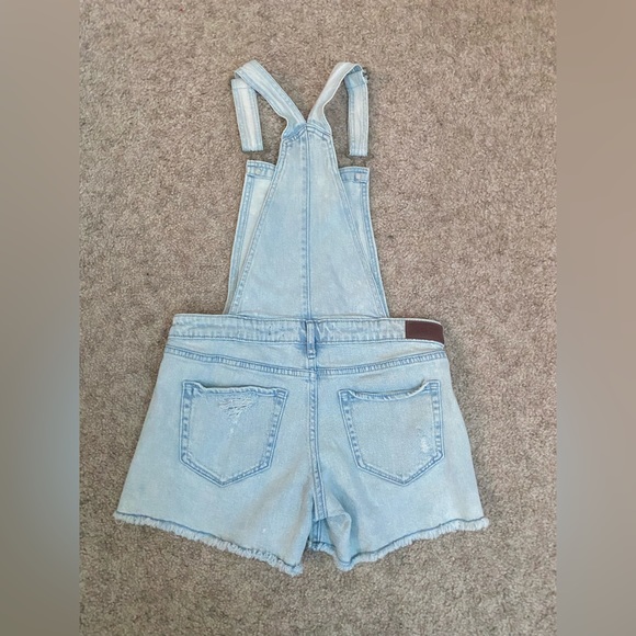Hollister white washed shorts overalls - Picture 2 of 2